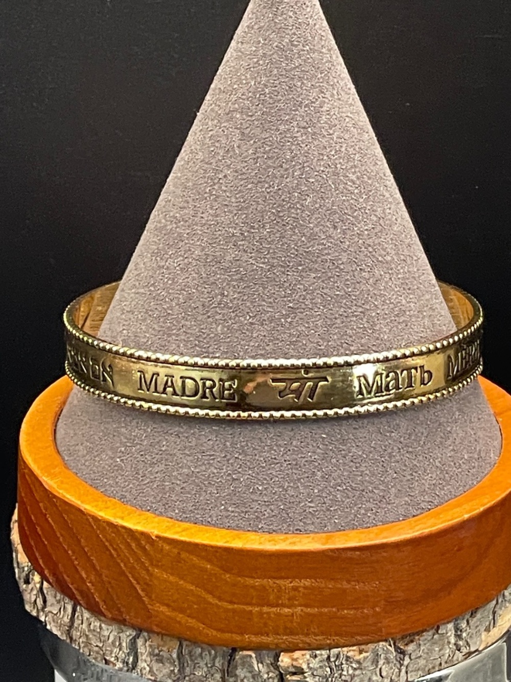 Vintage 1993 Avon Mom in All Languages Gold Tone Bangle Bracelet Small